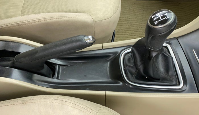 2016 Maruti Ciaz VDI+ SHVS, Diesel, Manual, 78,030 km, Gear Lever