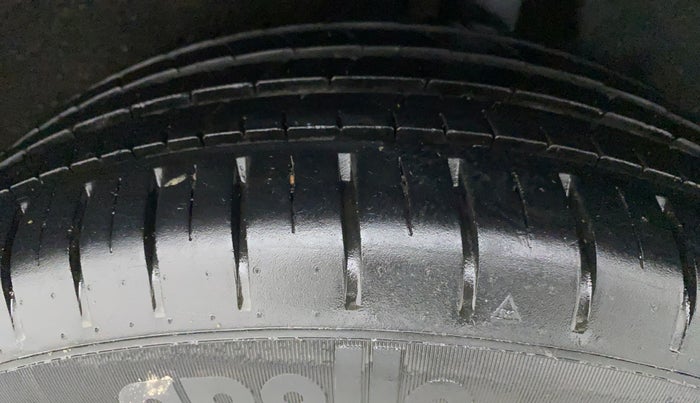 2021 Maruti Baleno ZETA PETROL 1.2, Petrol, Manual, 34,377 km, Left Rear Tyre Tread