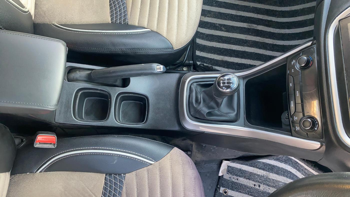 2020 Maruti S Cross DELTA 1.5, Petrol, Manual, 11,687 km, Gear Lever