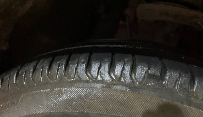 2021 Tata ALTROZ XE PETROL, Petrol, Manual, 70,238 km, Right Front Tyre Tread