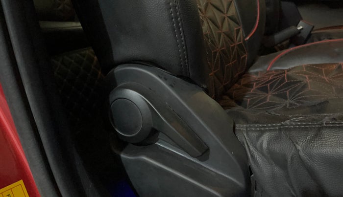 2021 Tata ALTROZ XE PETROL, Petrol, Manual, 70,238 km, Driver Side Adjustment Panel