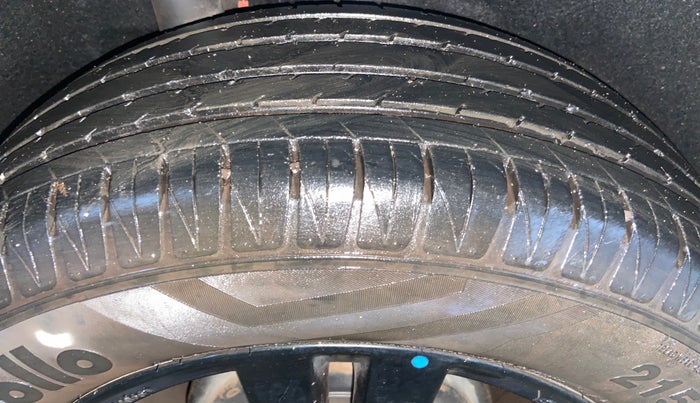 2018 Maruti Vitara Brezza ZDI AMT, Diesel, Automatic, 70,878 km, Right Rear Tyre Tread