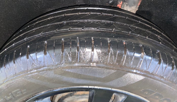 2018 Maruti Vitara Brezza ZDI AMT, Diesel, Automatic, 70,878 km, Left Rear Tyre Tread