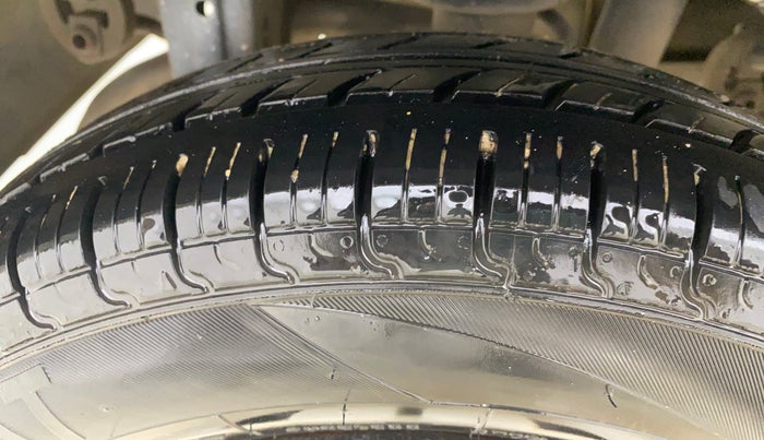 2016 Maruti Alto 800 LXI, Petrol, Manual, 40,809 km, Right Rear Tyre Tread