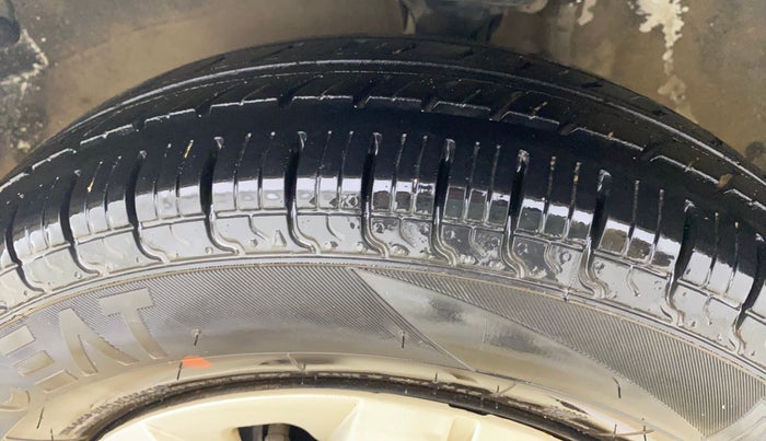2016 Maruti Alto 800 LXI, Petrol, Manual, 40,809 km, Left Front Tyre Tread
