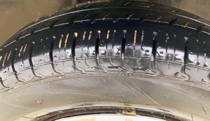 2016 Maruti Alto 800 LXI, Petrol, Manual, 40,809 km, Right Front Tyre Tread