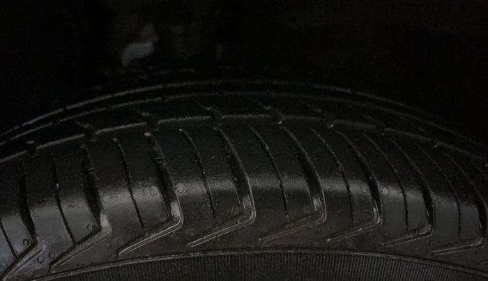 2022 Maruti New Wagon-R LXI CNG 1.0, CNG, Manual, 53,783 km, Left Front Tyre Tread