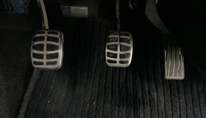 2013 Maruti Swift ZDI, Diesel, Manual, 83,725 km, Pedals