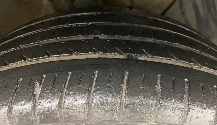 2017 Hyundai Elite i20 ASTA 1.2, Petrol, Manual, 29,591 km, Right Front Tyre Tread