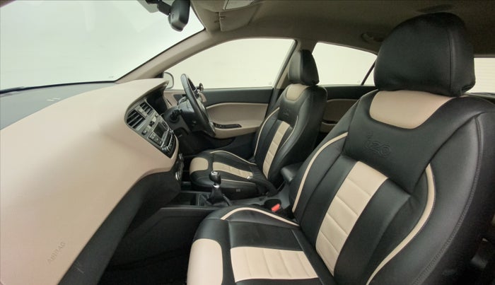 2017 Hyundai Elite i20 ASTA 1.2, Petrol, Manual, 29,591 km, Right Side Front Door Cabin
