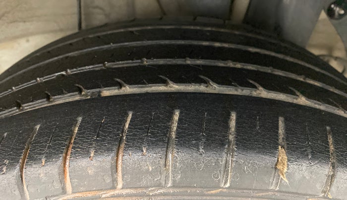2017 Hyundai Elite i20 ASTA 1.2, Petrol, Manual, 29,591 km, Left Rear Tyre Tread