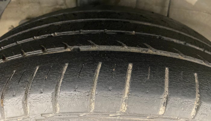 2017 Hyundai Elite i20 ASTA 1.2, Petrol, Manual, 29,591 km, Right Rear Tyre Tread