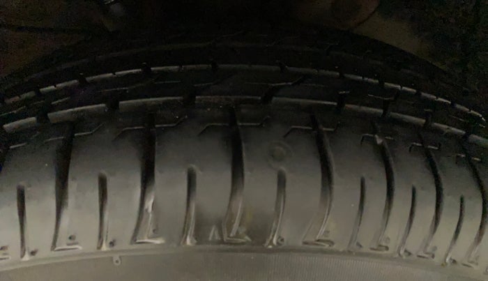 2017 Hyundai Creta E PLUS 1.6 PETROL, Petrol, Manual, 39,827 km, Left Rear Tyre Tread