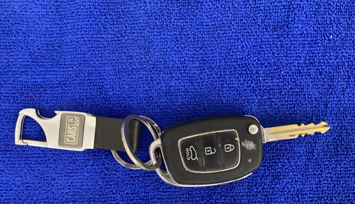 2017 Hyundai Creta E PLUS 1.6 PETROL, Petrol, Manual, 39,827 km, Key Close Up