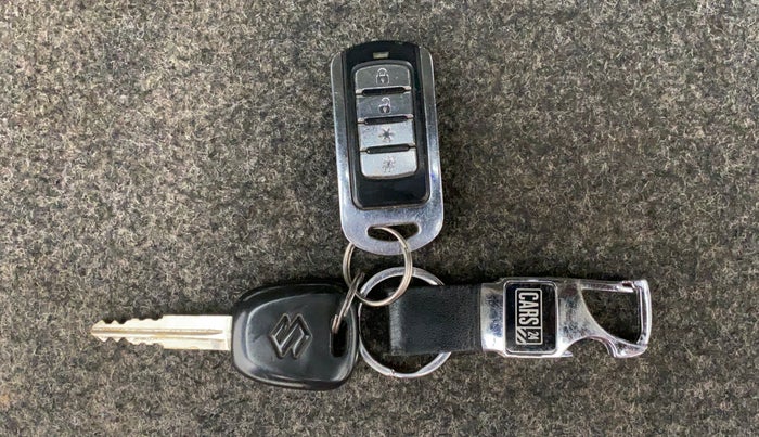 2015 Maruti Alto K10 VXI, Petrol, Manual, 76,702 km, Key Close Up