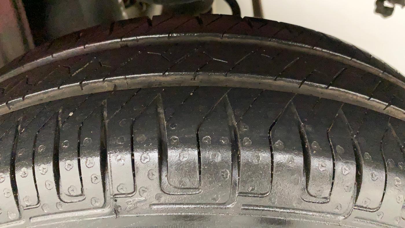 2015 Maruti Alto K10 VXI, Petrol, Manual, 67,181 km, Left Rear Tyre Tread