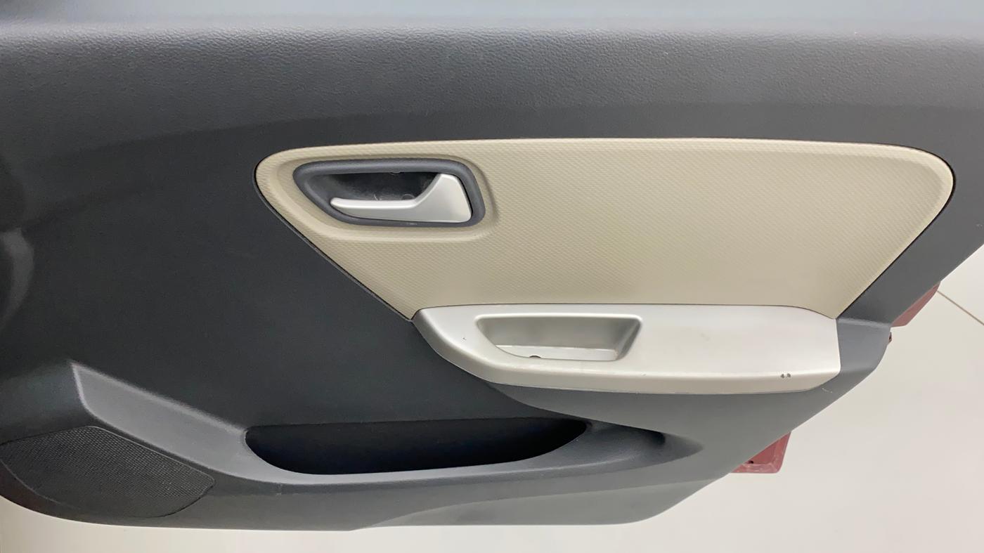 2015 Maruti Alto K10 VXI, Petrol, Manual, 67,181 km, Driver Side Door Panels Control
