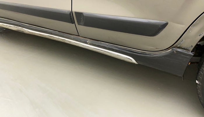 2019 Maruti New Wagon-R ZXI 1.2, Petrol, Manual, 29,805 km, Left running board - Cladding has minor damage