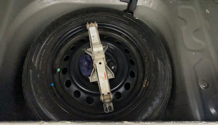 2019 Maruti New Wagon-R ZXI 1.2, Petrol, Manual, 29,805 km, Dicky (Boot door) - Tool missing