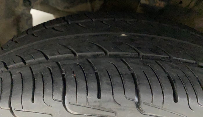 2019 Maruti New Wagon-R ZXI 1.2, Petrol, Manual, 29,805 km, Left Front Tyre Tread