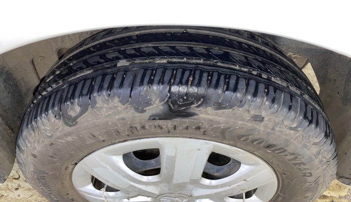 2014 Skoda Rapid 1.6 MPI AMBITION PLUS AT, Petrol, Automatic, 76,222 km, Left Rear Tyre Tread