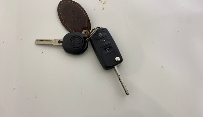 2014 Skoda Rapid 1.6 MPI AMBITION PLUS AT, Petrol, Automatic, 76,222 km, Key Close Up