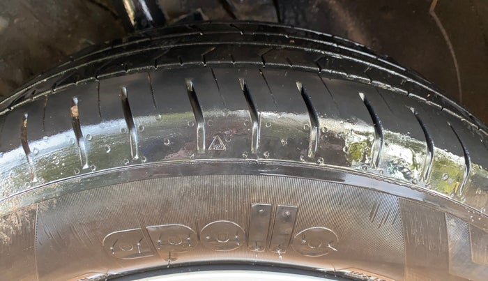 2021 Hyundai VENUE S+ 1.2, Petrol, Manual, 21,205 km, Right Front Tyre Tread