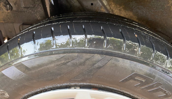 2021 Hyundai VENUE S+ 1.2, Petrol, Manual, 21,205 km, Right Rear Tyre Tread