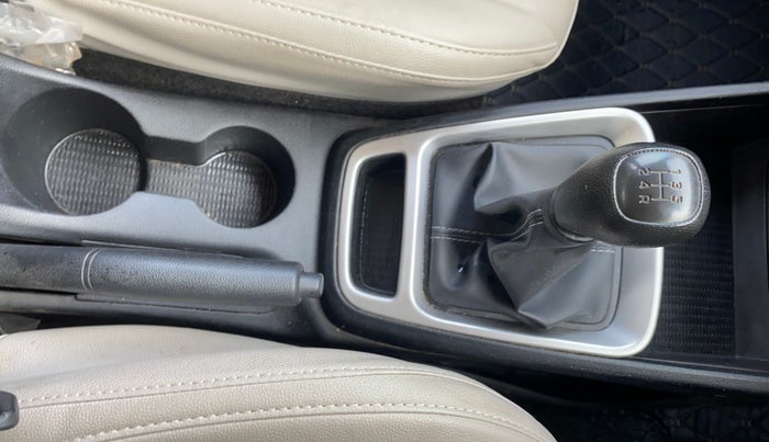 2021 Hyundai VENUE S+ 1.2, Petrol, Manual, 21,205 km, Gear Lever