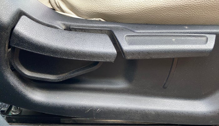 2021 Hyundai VENUE S+ 1.2, Petrol, Manual, 21,205 km, Driver Side Adjustment Panel