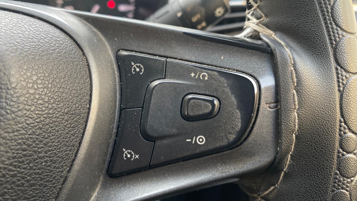 2022 Tata ALTROZ XZ PETROL, Petrol, Manual, 1,12,165 km, Adaptive Cruise Control