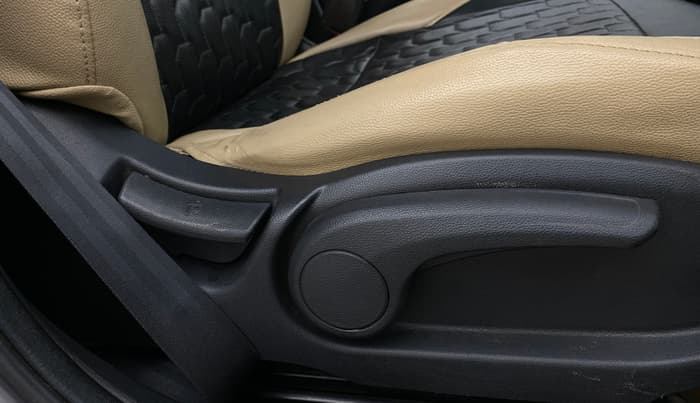 2019 Hyundai Elite i20 SPORTZ PLUS  1.2 CVT, Petrol, Automatic, 71,422 km, Driver Side Adjustment Panel