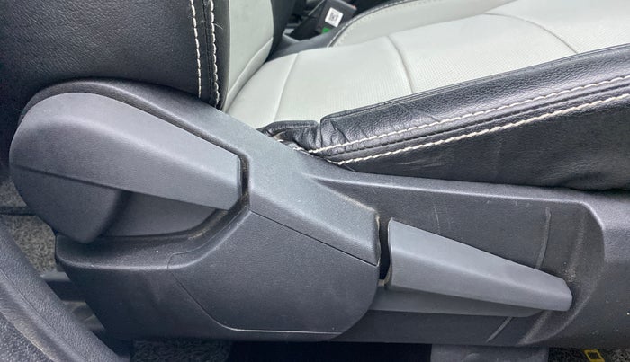 2021 Nissan MAGNITE XV PRIMIUM MT, Petrol, Manual, 29,718 km, Driver Side Adjustment Panel