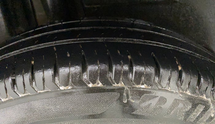 2019 Maruti Dzire VXI, Petrol, Manual, 30,068 km, Right Rear Tyre Tread