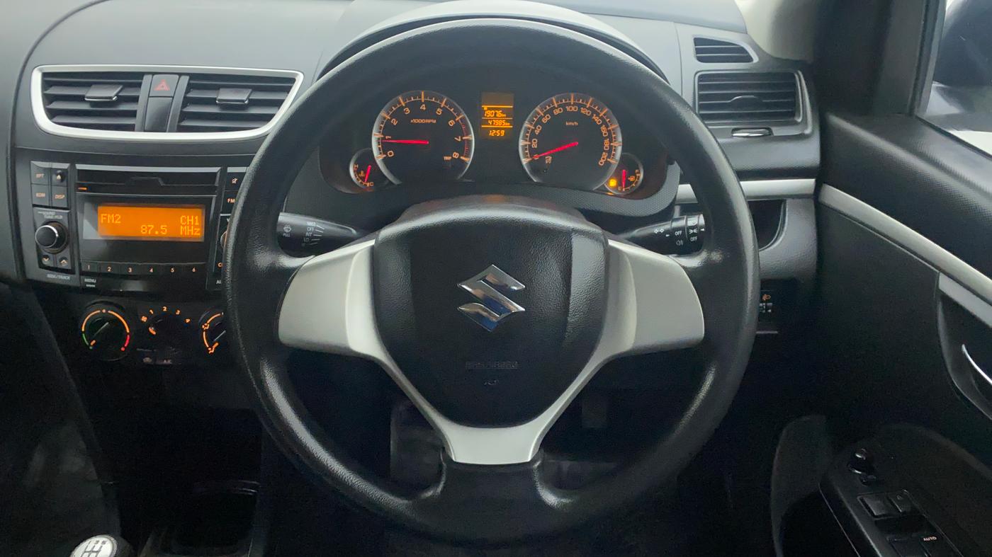 2017 Maruti Swift VXI D, Petrol, Manual, 48,330 km, Steering Wheel Close Up