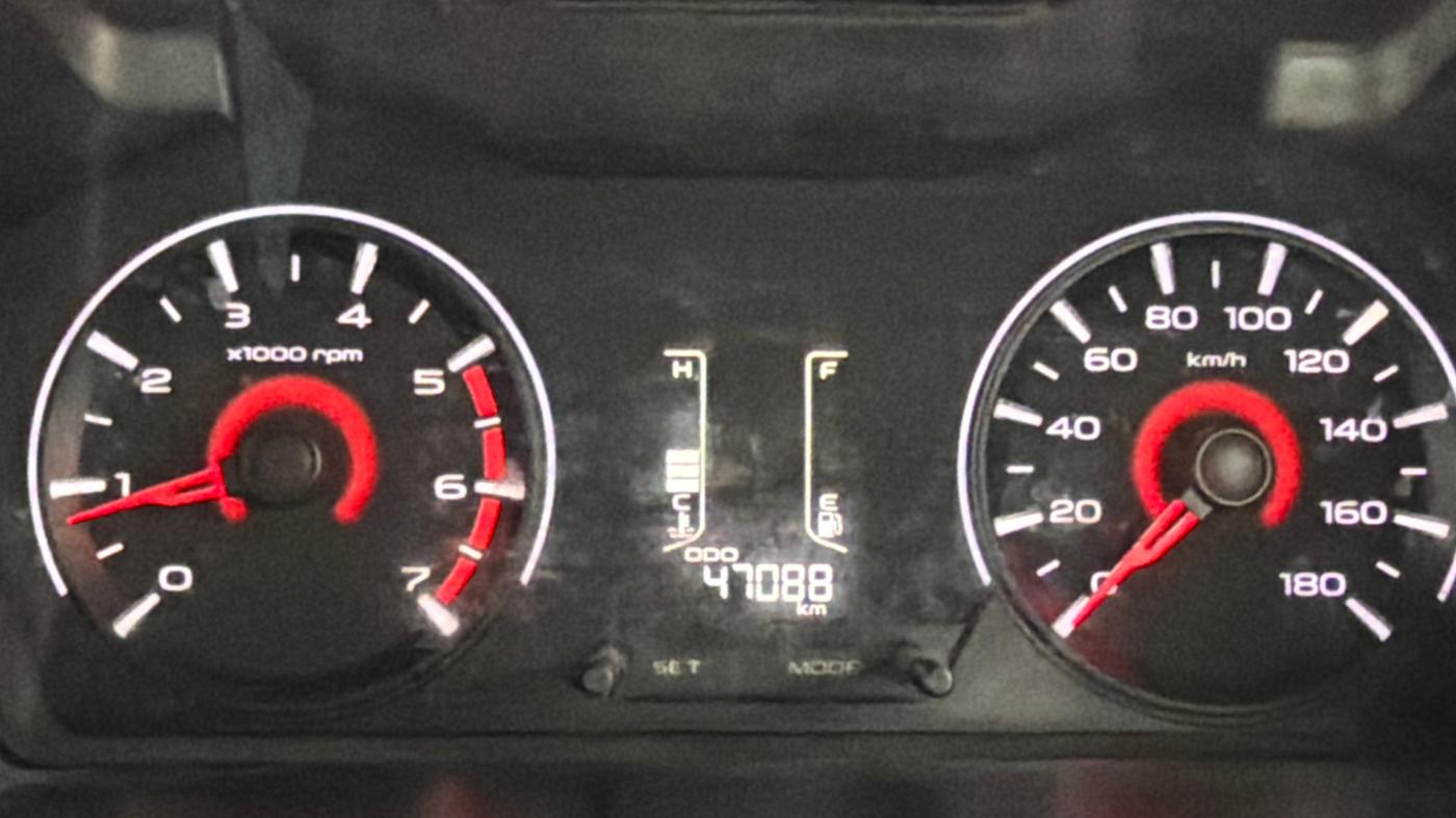 2017 Mahindra Kuv100 K8 6 STR, Petrol, Manual, 47,077 km, Odometer Image