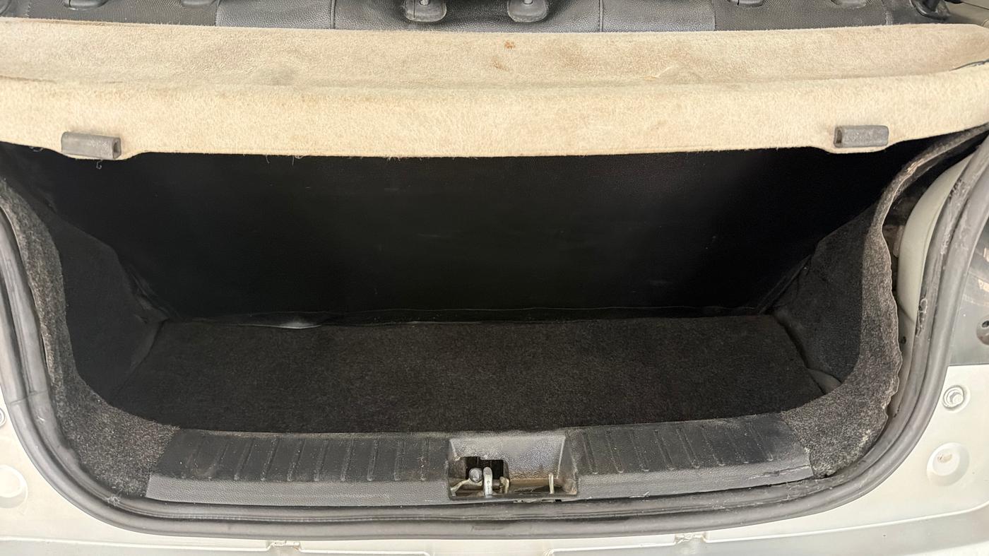 2017 Mahindra Kuv100 K8 6 STR, Petrol, Manual, 47,077 km, Boot Inside
