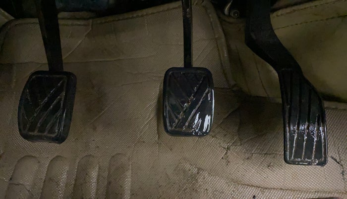 2014 Maruti Swift Dzire VXI, Petrol, Manual, 67,744 km, Pedals