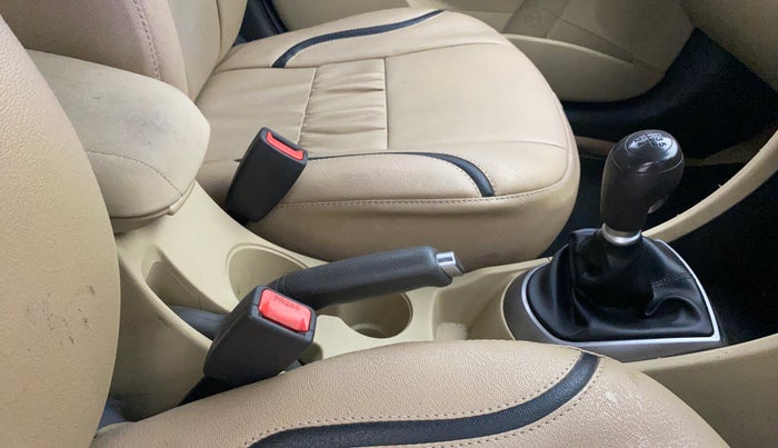 2016 Hyundai Verna 1.6 VTVT SX, Petrol, Manual, 38,980 km, Gear Lever