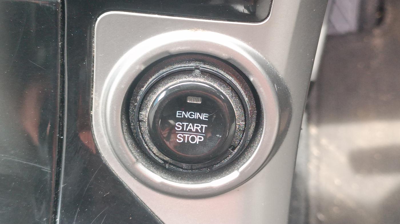 2019 Mahindra XUV500 W9, Diesel, Manual, 1,21,839 km, Keyless Start/ Stop Button