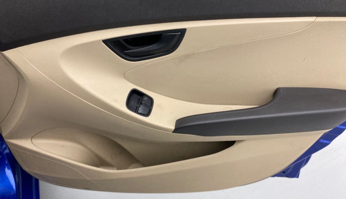 2014 Hyundai Eon MAGNA PLUS, Petrol, Manual, 66,797 km, Driver Side Door Panels Control