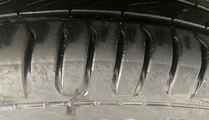 2015 Honda Jazz 1.2L I-VTEC SV, Petrol, Manual, 61,951 km, Left Front Tyre Tread