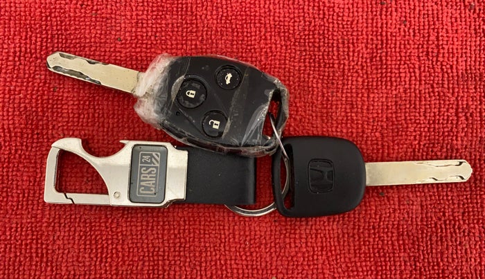 2010 Honda Accord 2.4 MT, Petrol, Manual, 44,842 km, Key Close Up