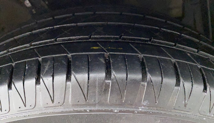 2010 Honda Accord 2.4 MT, Petrol, Manual, 44,842 km, Left Front Tyre Tread