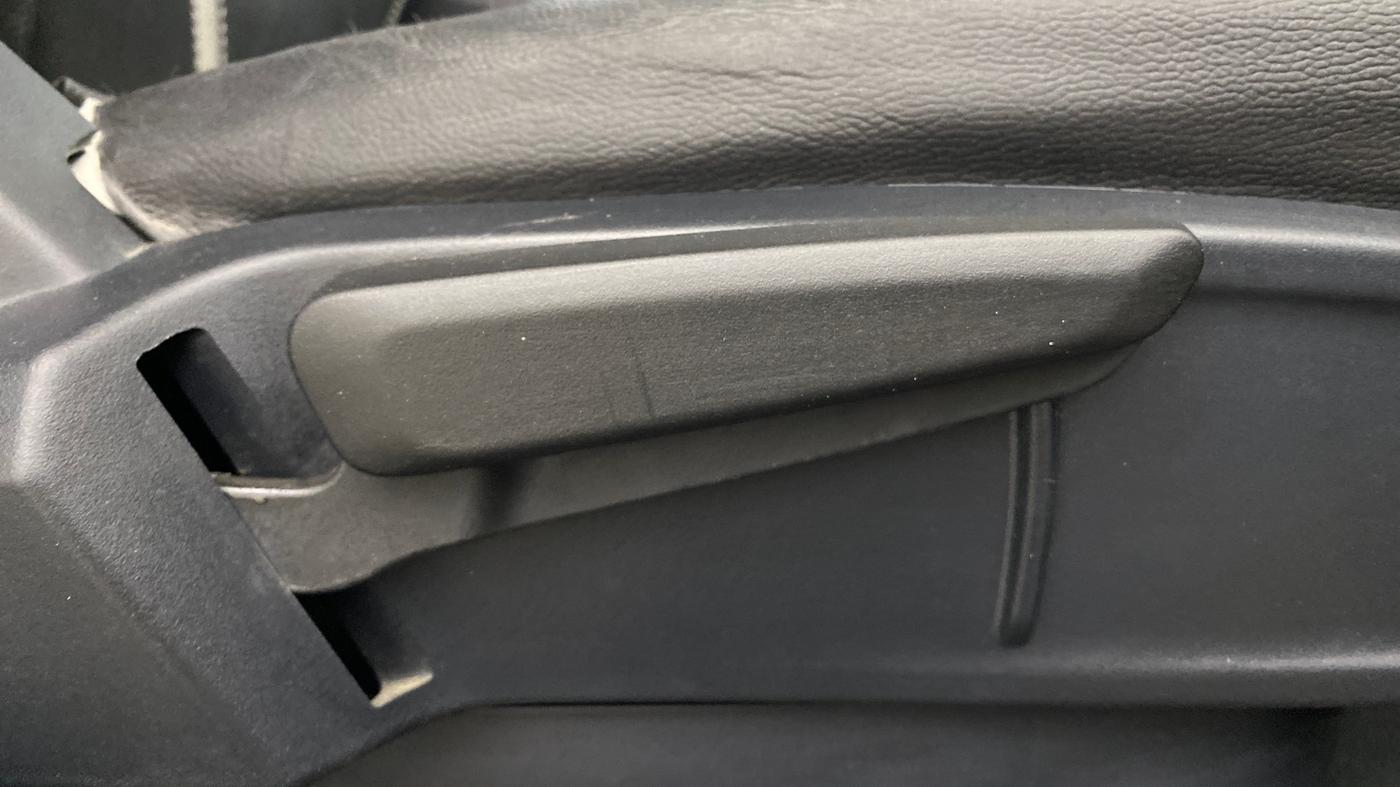 2020 Tata ALTROZ XZ PETROL, Petrol, Manual, 25,106 km, Driver Side Adjustment Panel