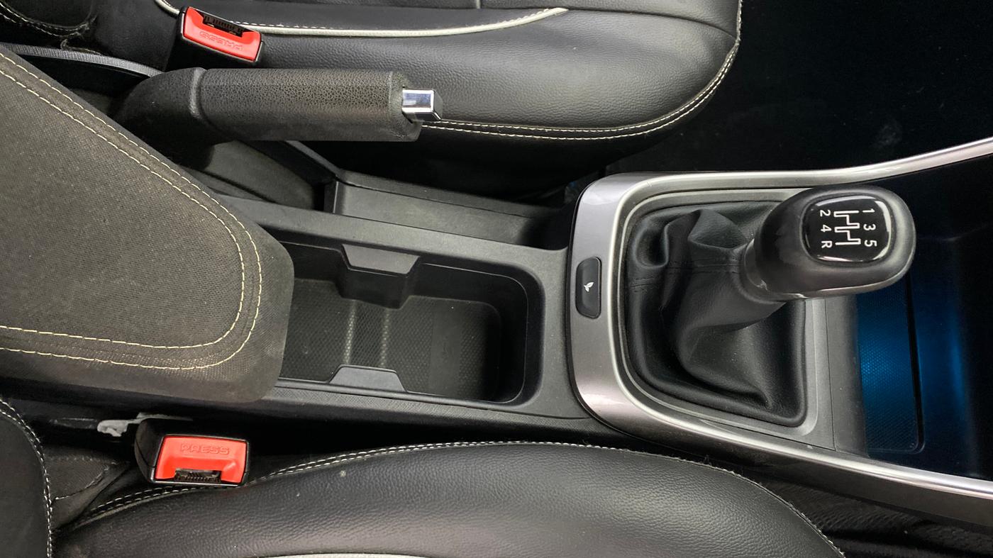 2020 Tata ALTROZ XZ PETROL, Petrol, Manual, 25,106 km, Gear Lever