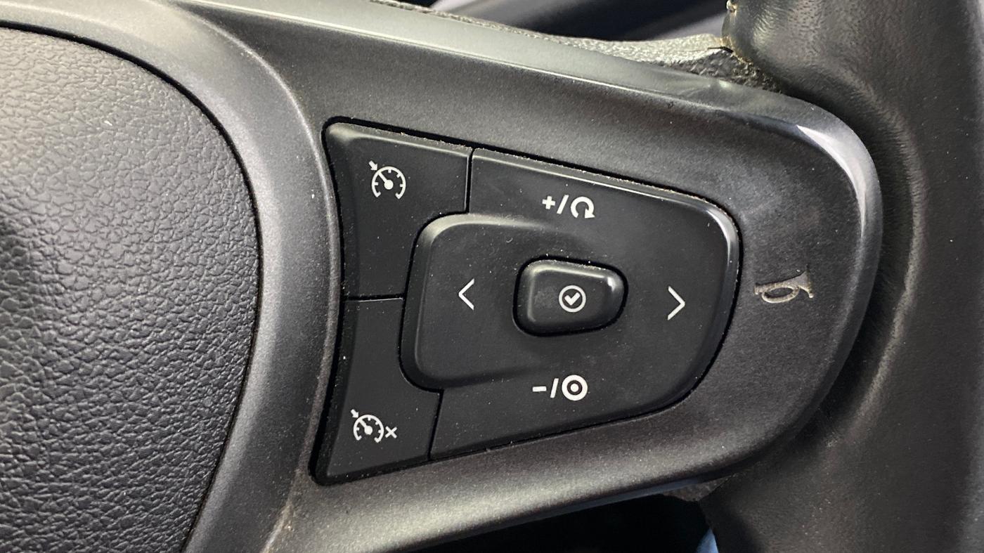 2020 Tata ALTROZ XZ PETROL, Petrol, Manual, 25,106 km, Adaptive Cruise Control