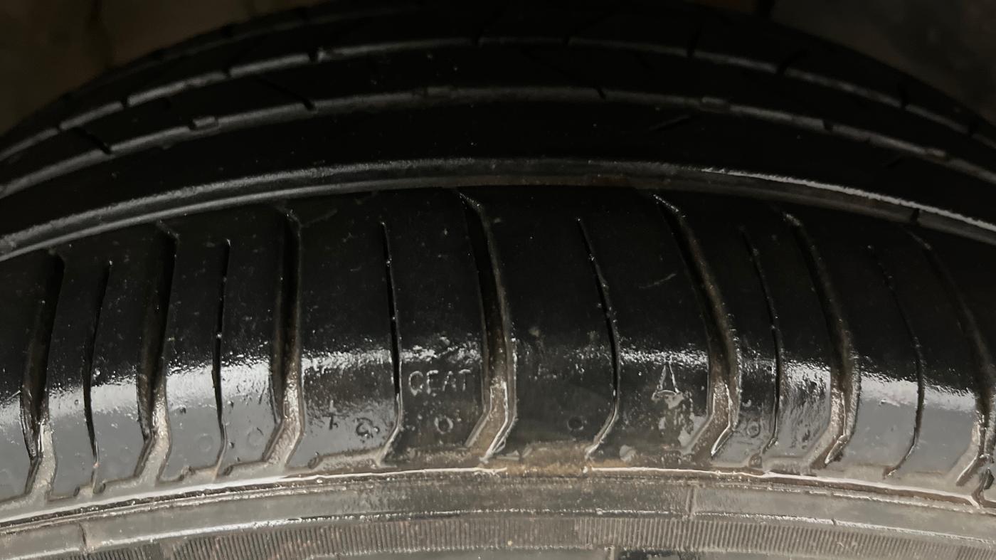 2021 Hyundai VENUE SX 1.0 TURBO IMT, Petrol, Manual, 97,414 km, Right Front Tyre Tread