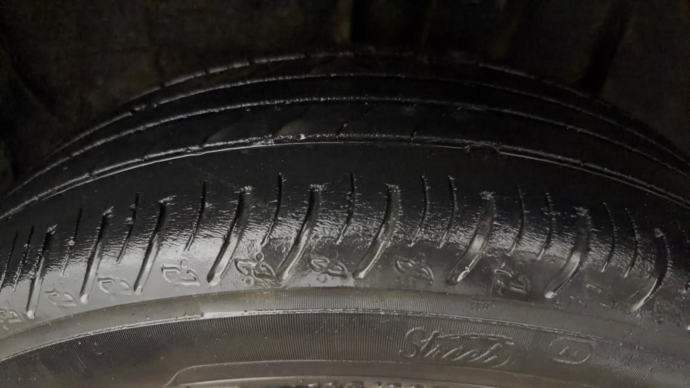 2021 Nissan MAGNITE XL, Petrol, Manual, 38,125 km, Left Rear Tyre Tread
