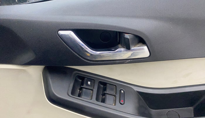 2022 Tata Tiago XZ PLUS CNG, CNG, Manual, 1,46,391 km, Driver Side Door Panels Control